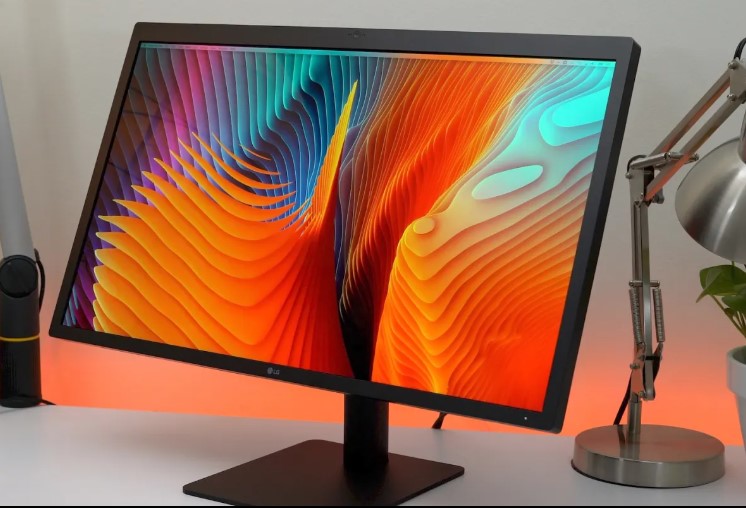 LG UltraFine 4K Display with Built-In Storage