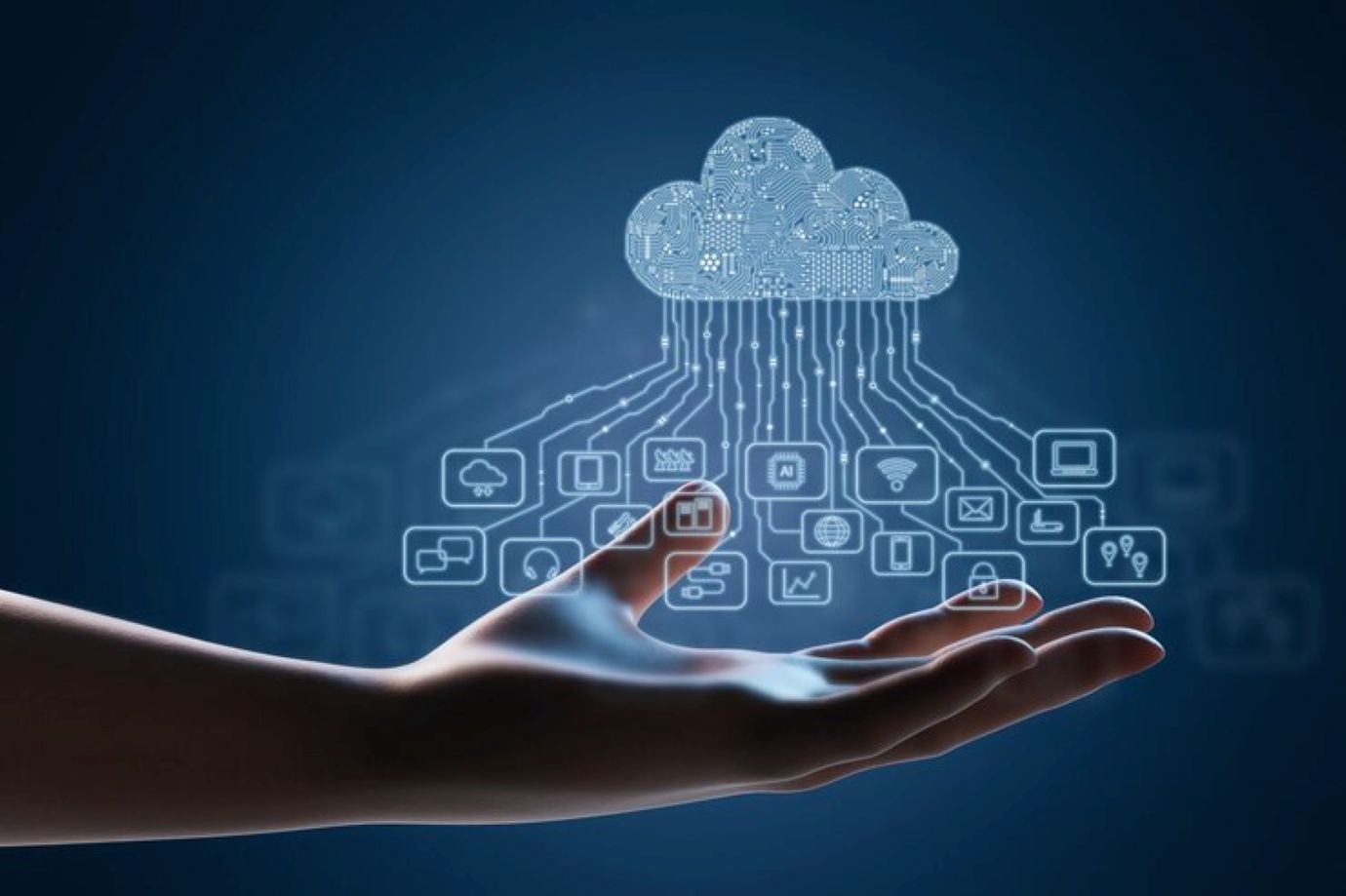 Optimasi biaya melalui right sizing dan monitoring resource memastikan penggunaan cloud startup tetap efisien dan selaras dengan kondisi bisnis.