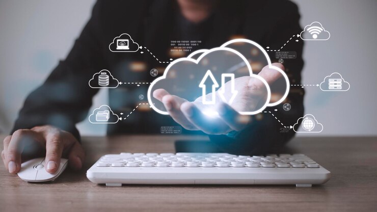 Memilih fitur cloud yang tepat memastikan operasional bisnis kecil berjalan optimal, aman, dan siap berkembang.