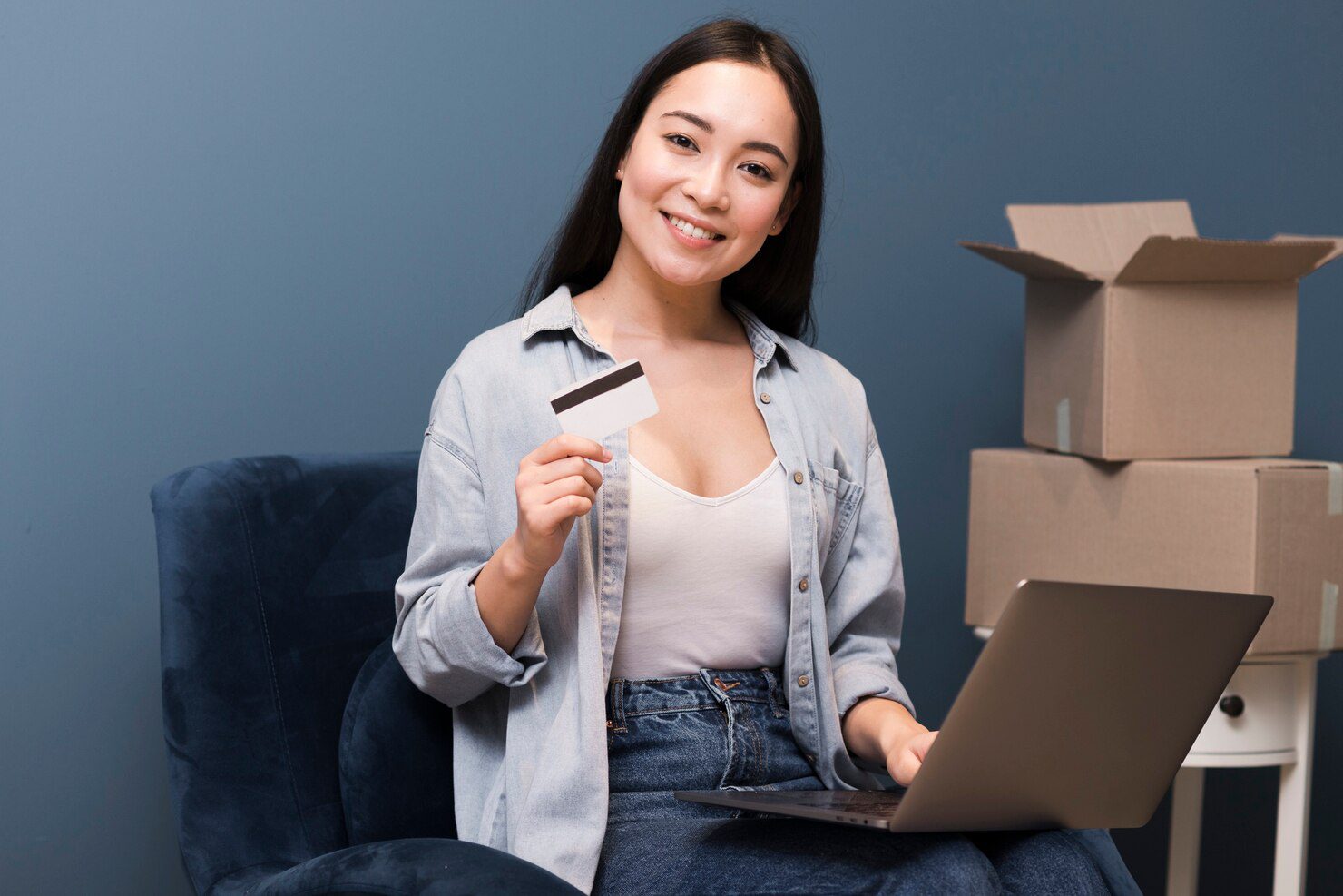 Cloud drive memungkinkan seluruh tim e-commerce mengakses dan mengelola data secara terpusat dan real-time.